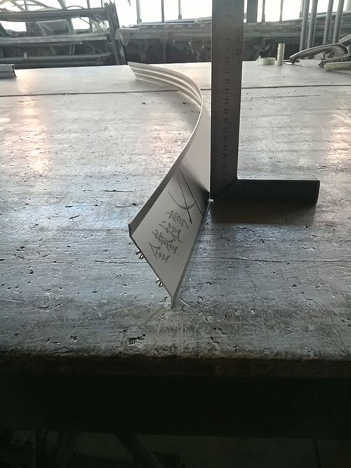百叶片拉弯